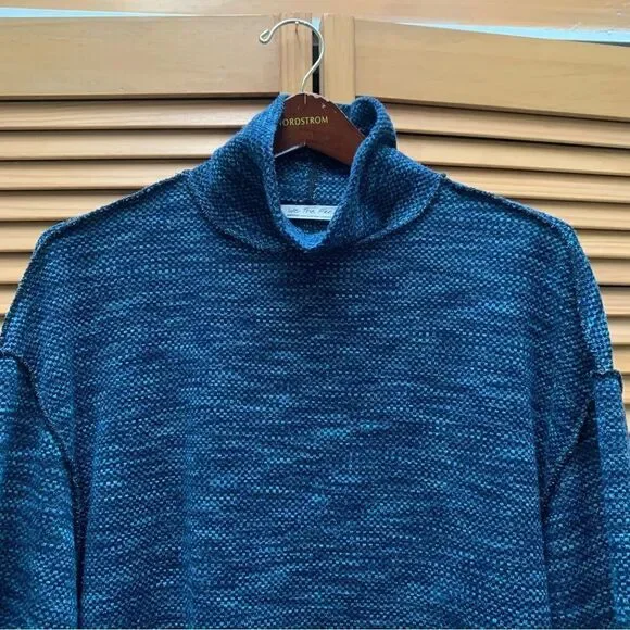 We The Free Blue Sweater Medium - Picture 2 of 7